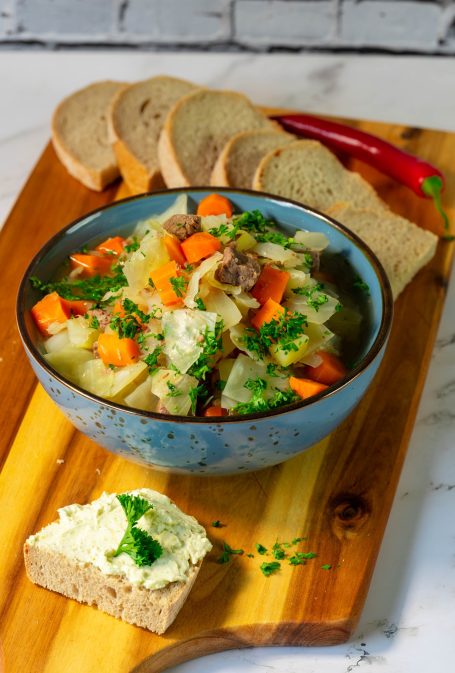 Kohleintopf / Weißkohlsuppe wie bei Oma mit Rindfleisch